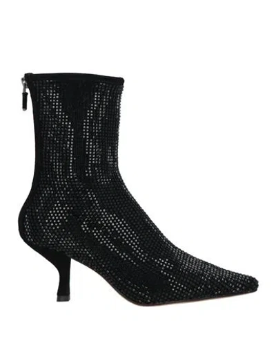 Lola Cruz Woman Ankle Boots Black Size 8 Leather