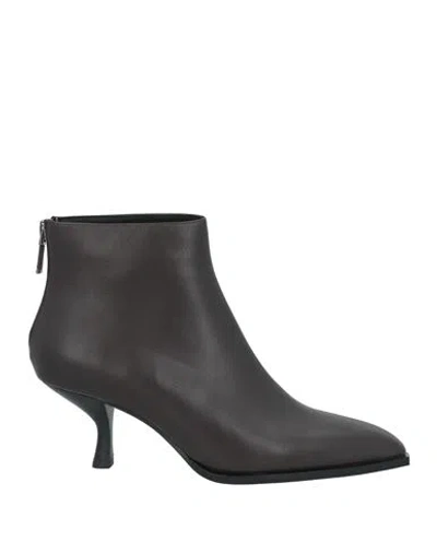 Lola Cruz Woman Ankle Boots Dark Brown Size 8 Leather