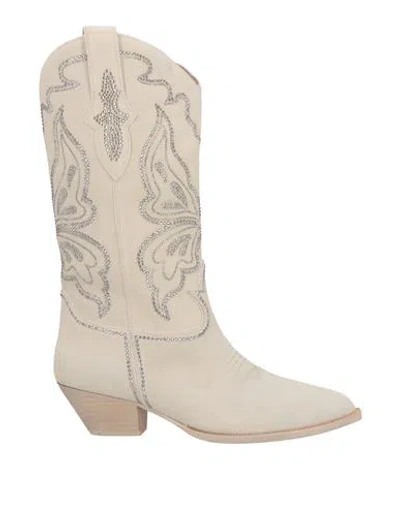 Lola Cruz Woman Ankle Boots Off White Size 8 Leather
