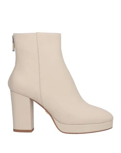 Lola Cruz Woman Ankle Boots Off White Size 8 Leather