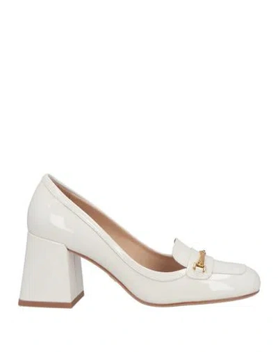 Lola Cruz Woman Loafers Off White Size 8 Leather
