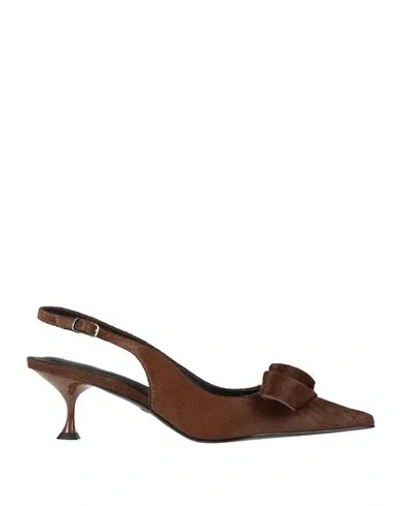 Lola Cruz Woman Pumps Brown Size 8 Leather