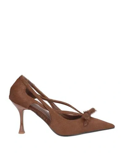 Lola Cruz Woman Pumps Brown Size 9 Leather