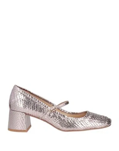 Lola Cruz Woman Pumps Lilac Size 5 Leather In Purple