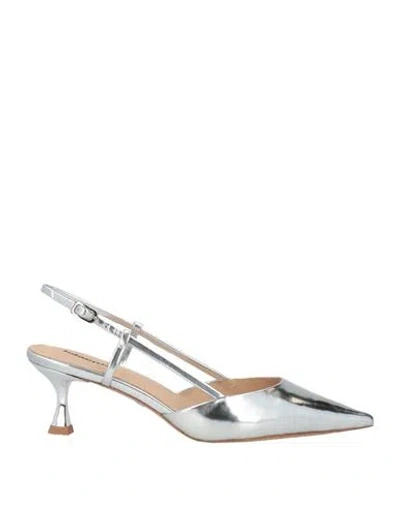 Lola Cruz Woman Pumps Silver Size 9 Leather