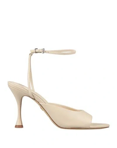 Lola Cruz Woman Sandals Ivory Size 8 Leather In White