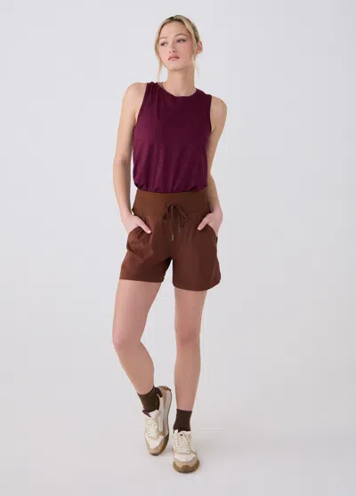 Lole Momentum Shorts In Sienna