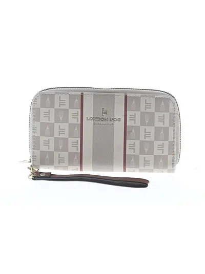 Pre-owned London Fog Wristlet In White
