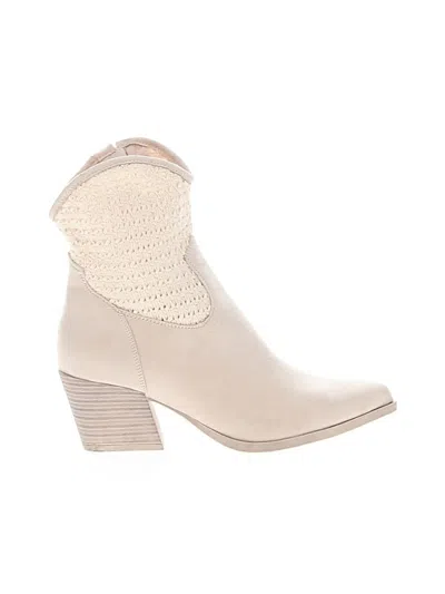 London Rag Ankle Boots In Ivory