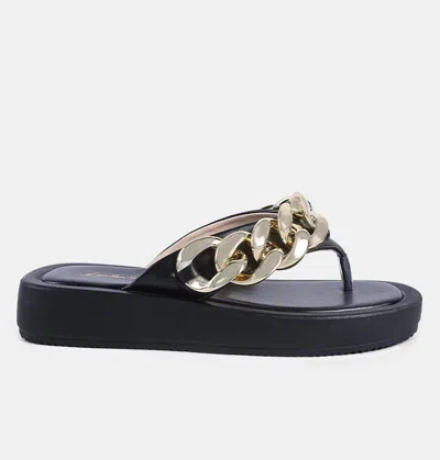 London Rag Xing Metal Chain Thong Sandals In Gold