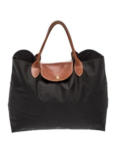Pre-owned Longchamp Nylon Tote In Black