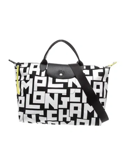 Pre-owned Longchamp Nylon Tote In Black