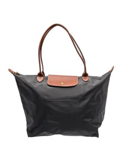 Pre-owned Longchamp Nylon Tote In Black