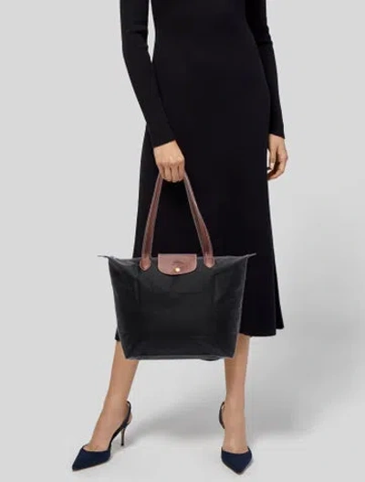 Pre-owned Longchamp Nylon Tote In Black