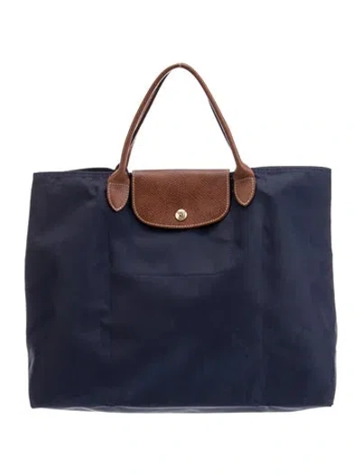 Pre-owned Longchamp Nylon Tote In Blue