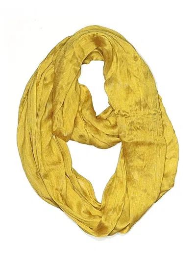 Pre-owned Look Scarf In Yellow