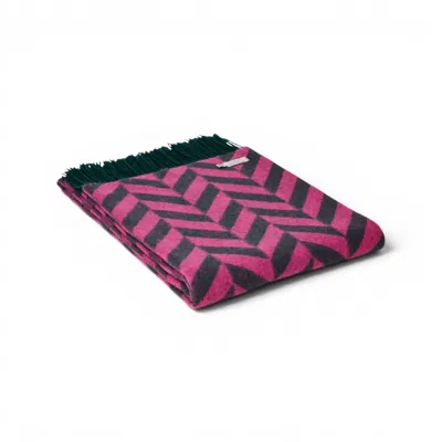 Loom & Cove 100% Lambswool Chunky Herringbone Blanket - Emerald & Pink