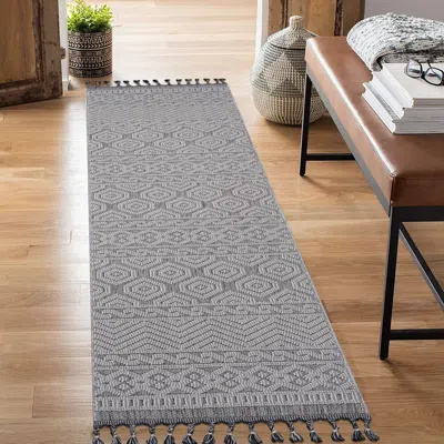 Loom & Luxe Collection 2x8 Grey/white /geometric Indoor/outdoor Area Rug In Gray