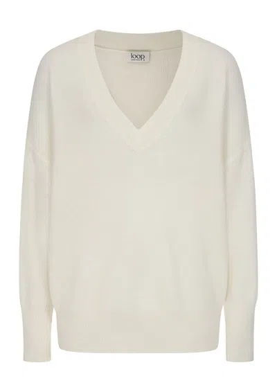 Loop Cashmere Women's Relaxed Lofty V Neck Sweater In Snow White