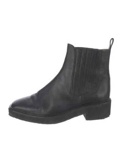 Pre-owned Loq Leather Chelsea Boots In Black