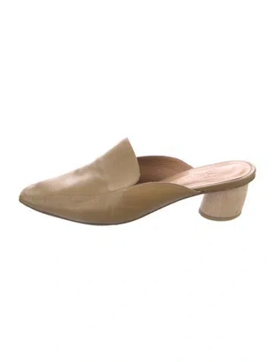 Pre-owned Loq Leather Mules In Neutral