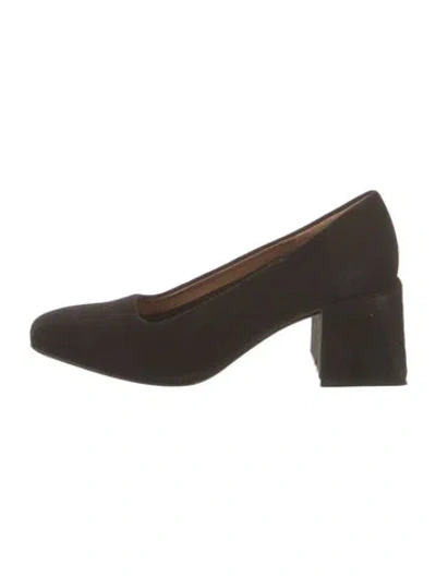 Pre-owned Loq Suede Pumps In Brown