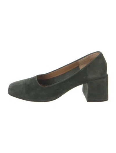 Pre-owned Loq Suede Pumps In Green