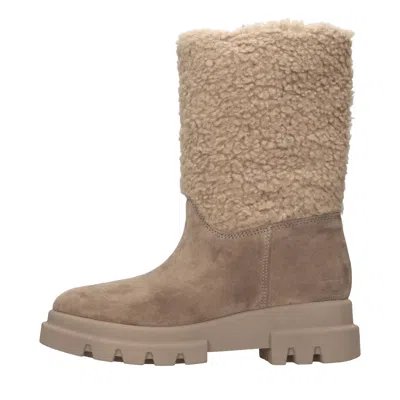 Lorenzo Mari Boots In Neutral