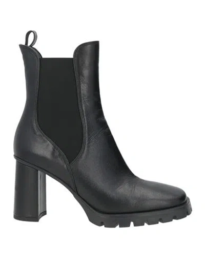 Lorenzo Mari Woman Ankle Boots Black Size 10 Leather