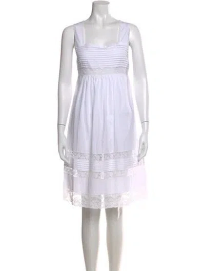 Pre-owned Loretta Caponi Square Neckline Knee-length Dress In White