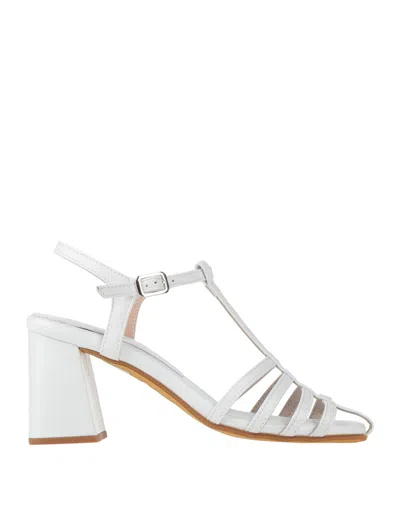 Loretta Pettinari Sandals In White