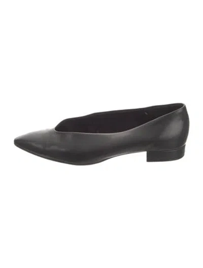 Pre-owned Loro Piana Leather Flats In Black
