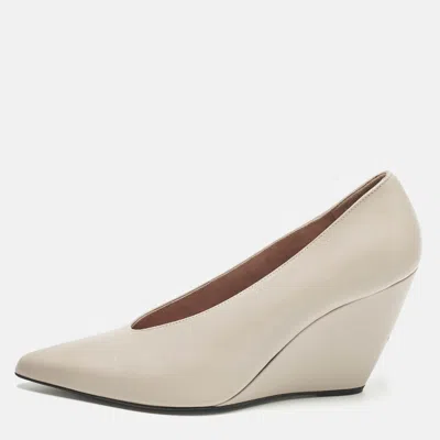 Pre-owned Loro Piana Size 38.5 Cream Leather Wedge Pumps In White