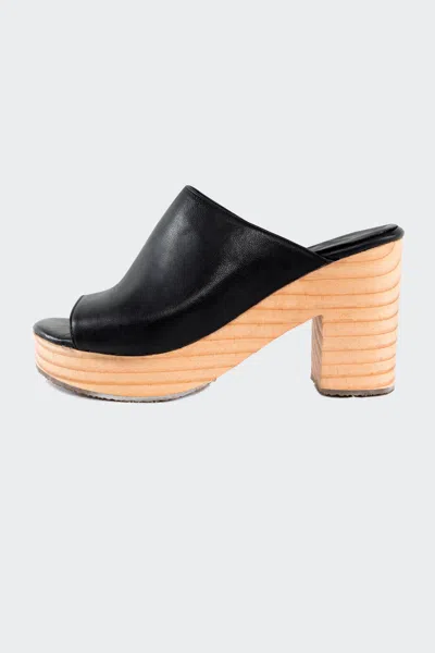 Los Angeles Apparel Woodsndl05 - Leather Platform Mule In Black/natural