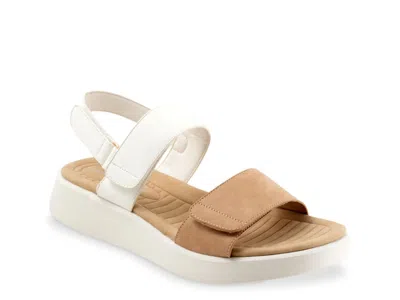 Los Cabos Arica Wedge Sandal In Brown