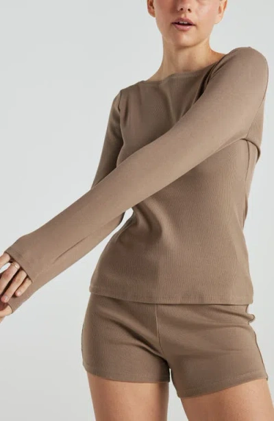 Losano Serene Rib Long Sleeve Top In Pine Bark