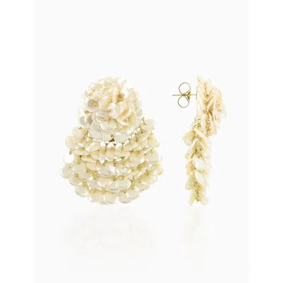 Lott. Gioielli Women's Neutrals Sequin Flower Earrings - Pearl Beige - Melody