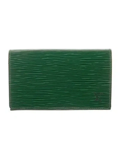Pre-owned Louis Vuitton 1997 Epi Leather International Wallet In Green