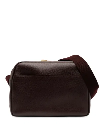 Pre-owned Louis Vuitton 1998 Taiga Reporter Pm Crossbody Bag In Red
