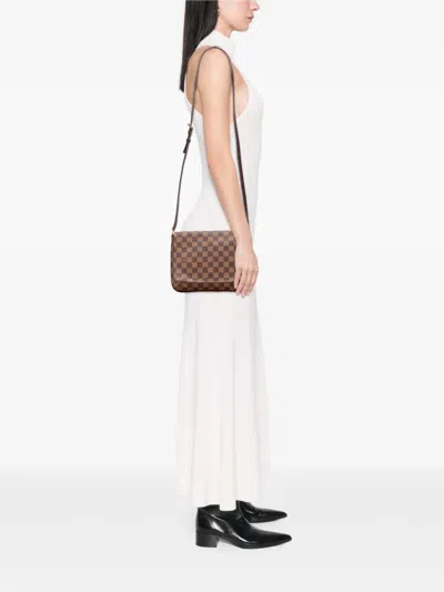 Pre-owned Louis Vuitton 2003 Damier Ebene Musette Tango Long Strap Crossbody Bag
