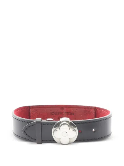 Pre-owned Louis Vuitton 2003 Good Luck Leather Flower-motif Bracelet In Black