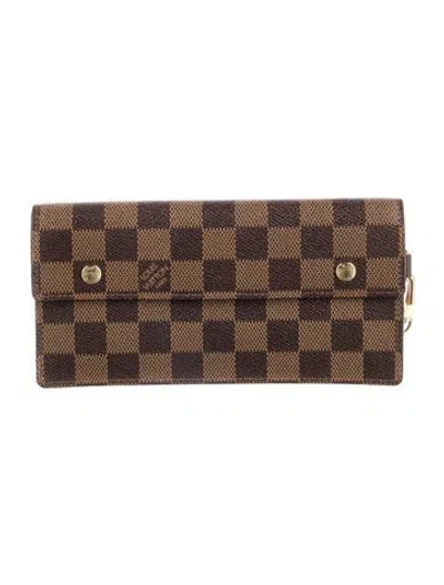 Pre-owned Louis Vuitton 2005 Damier Ebene Pattern International Wallet In Brown