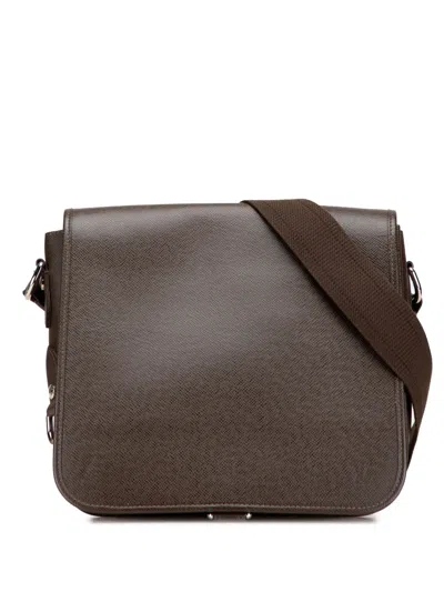 Pre-owned Louis Vuitton 2006 Taiga Andrei Crossbody Bag In Brown