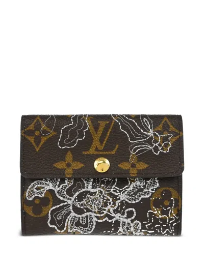 Pre-owned Louis Vuitton 2007 X Dentelle Ludlow Monogram Wallet In Brown