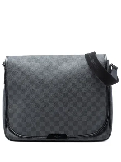 Pre-owned Louis Vuitton 2009 Damier Graphite Daniel Gm Crossbody Bag In Black