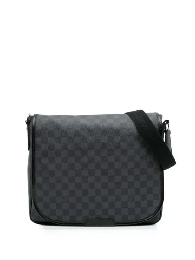 Pre-owned Louis Vuitton 2009 Damier Graphite Daniel Mm Crossbody Bag In Black