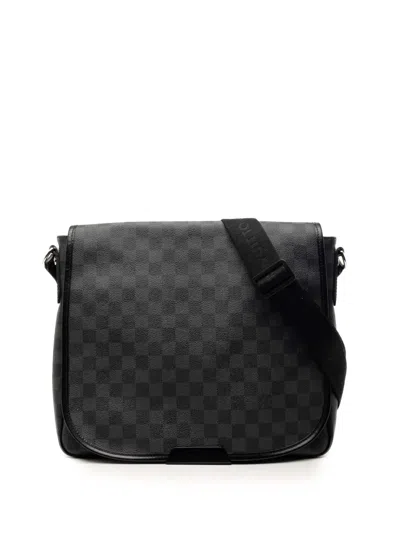 Pre-owned Louis Vuitton 2009 Damier Graphite Daniel Mm Crossbody Bag In Black