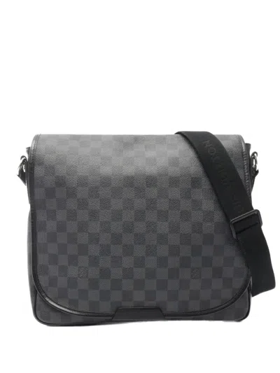 Pre-owned Louis Vuitton 2009 Daniel Mm Messenger Bag In Black