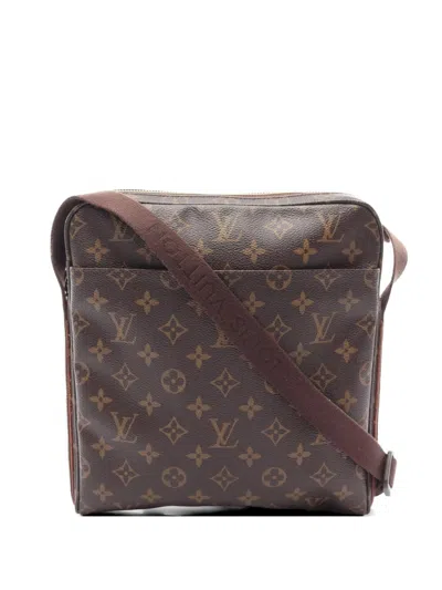 Pre-owned Louis Vuitton 2009 Monogram Trotteur Beaubourg Shoulder Bag In Brown