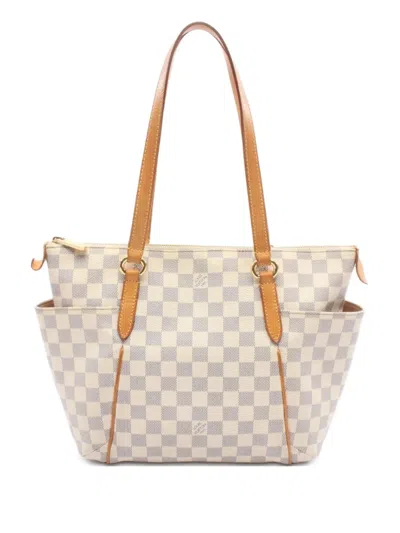 Pre-owned Louis Vuitton 2009 Totally Pm Tote Bag In White